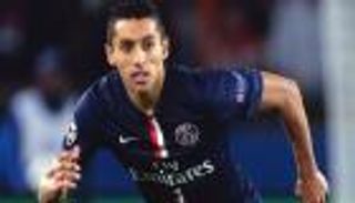 يونايتد يسعى لجعل ماركينيوس أغلى مدافع في التاريخ