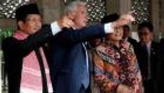 نائب ترامب يعلن اتفاقات بقيمة 10 مليارات دولار مع إندونيسيا