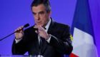 فيون معلقا على هجوم باريس: إما نحن أو الإرهابيين