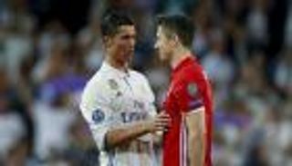 الكشف عن سر حديث رونالدو مع هداف بايرن