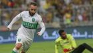 الأهلي السعودي يجدد عقد "فيتفا"