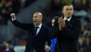 عين على الكلاسيكو.. زيدان "المدرب" يسيطر على الصراع مع إنريكي