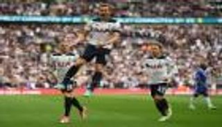 شاهد.. كين يهدر هدفا على طريقة "كابتن ماجد"