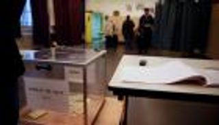 إنفوجراف.. غموض انتخابات فرنسا يحجب اسم الرئيس ومستقبل أوروبا