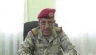 نجاة قائد عسكري يمني من صاروخ إيراني للحوثيين