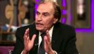 عزت العلايلي لـ"العين": ضابط شرطة أصابني بالجنون