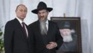 كبير حاخامات روسيا يطالب اليهود بمغادرة فرنسا إذا فازت لوبان