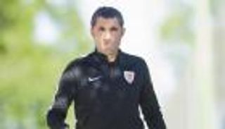 لاعبو برشلونة يرفضون خطط الإدارة لخليفة إنريكي