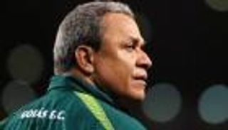 القادسية السعودي ينفصل عن مدربه بالتراضي