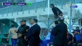 "ميدو" يثير الجدل عقب طرده في الدوري المصري