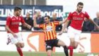 الترجي يتشبث بالصدارة والنجم الساحلي يواطل مطاردته