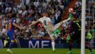 بنزيمة "السيئ" ينقذ سواريز المغضوب عليه