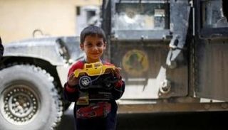 عرائس الأطفال تعود إلى شرق الموصل بعد طرد داعش