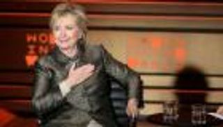 صيد الأفيال يخرج هيلاري كلينتون من عزلتها