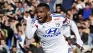 لاكازيت مطلوب في الدوريات الـ4 الكبرى