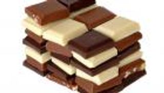 خبراء ينصحون بتناول الشوكولاته بعد يوم عمل طويل