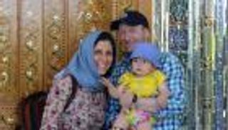 بالصور.. القصة الغامضة لـ"نازانين" في سجون إيران