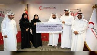 الهلال الأحمر الإماراتي يتسلم تبرع لحملة 