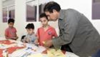 أشعار الفرنسي جاك بريفير تحط بالشارقة على هيئة عصافير ملونة