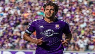 لاعب ميلان السابق