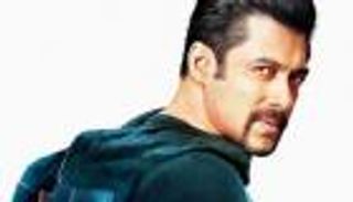 سلمان خان يطرد حراسه ومدير أعماله لهذا السبب