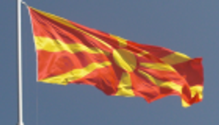 اقتحام برلمان مقدونيا بعد انتخاب ألباني رئيسا له