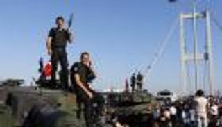 مقصلة أردوغان.. إيقاف أكثر من 9 آلاف شرطي بتهمة التواصل مع كولن