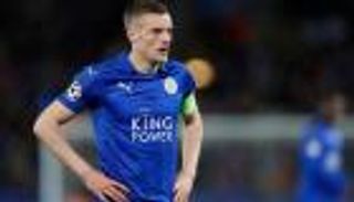 نجم ليستر يحصن منزله ضد الثعالب