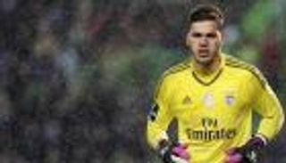 بنفيكا يخطط لجعل حارسه الأغلى في التاريخ