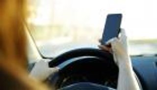 تطبيق يجيب على رسائلك أثناء القيادة