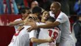 إشبيلية يتمسك بحلم دوري الأبطال بفوز مثير في الليجا