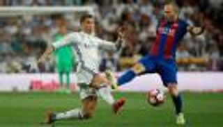 الإصابة تهدد مشاركة إنيستا في ديربي كتالونيا