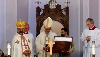 البابا فرنسيس في استاد الدفاع الجوي