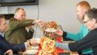 بايرن يعد إنجولشتاد بمزيد من "النقانق"