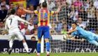 "أخطبوط ركلات الجزاء" يواصل تألقه بتصدير عقدة لرونالدو