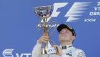 بوتاس يتوج بأول سباق في فورمولا 1