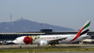 طائرة الإمارات للشحن الجوي "روزي" في برشلونة