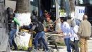 بالفيديو.. مقتل إرهابي وآخر يفجر نفسه بتونس 