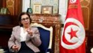 الدينار التونسي يطيح بوزيرة المالية والمركزي ينفى خفض العملة