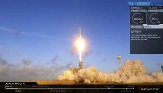 جانب من البث الحي للحظة إطلاق الصاروخ في الفضاء