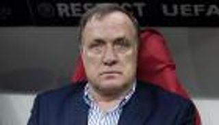 مساعد بليند السابق أقوى المرشحين لتدريب هولندا