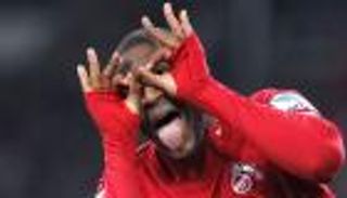 دورتموند يبحث عن خلفية أوباميانج في كولن وتورينو