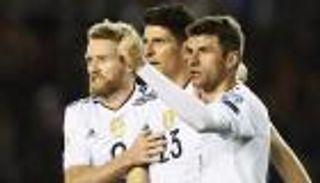 ألمانيا تقرر الانتقال للملاعب الصغيرة