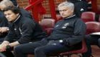 مورينيو يفرض حصارا على لاعبي يونايتد