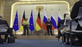 مؤتمر صحفي لبوتين وميركل