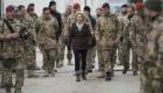 مخطط lعتداء ضد لاجئين يؤجل زيارة وزيرة دفاع ألمانيا لأمريكا