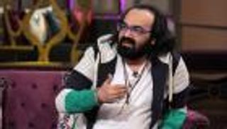 بالفيديو.. مطرب مصري يتعرض لأزمة صحية على الهواء