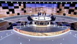 لوبان وماكرون.. من يقنع الشعب الفرنسي