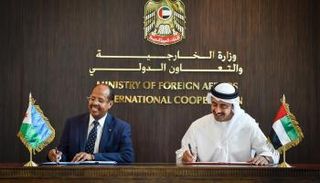 عبدالله بن زايد ووزير الشؤون الخارجية الجيبوتي يوقعان اتفاقية التعاون الاقتصادي