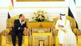 السيسي يعود للقاهرة بعد زيارة للإمارات استغرقت يومين